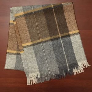 Grey and brown wool scarf